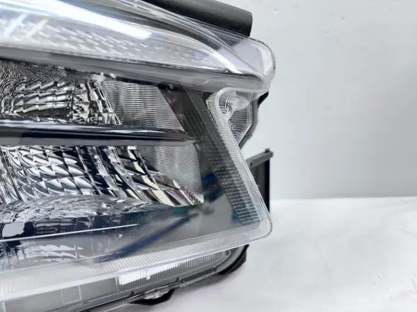 nice 2019 2020 subaru forester led afs front right oem headlight - Image 2