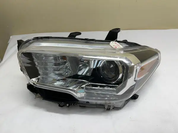 2016 2017 2018 2019 2020 2021 2022 TOYOTA TACOMA HALOGEN LED LEFT OEM HEADLIGHT - Image 2