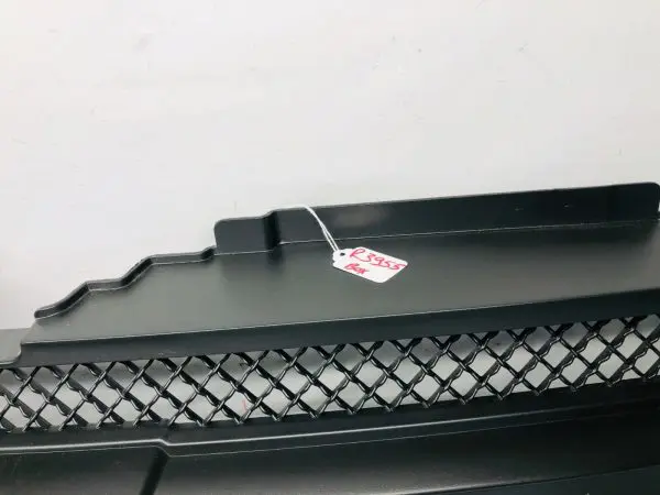 2002 2003 2004 2005 2006 2007 CHEVY TRAILBLAZER FRONT CENTER OEM GRILLE - Image 3
