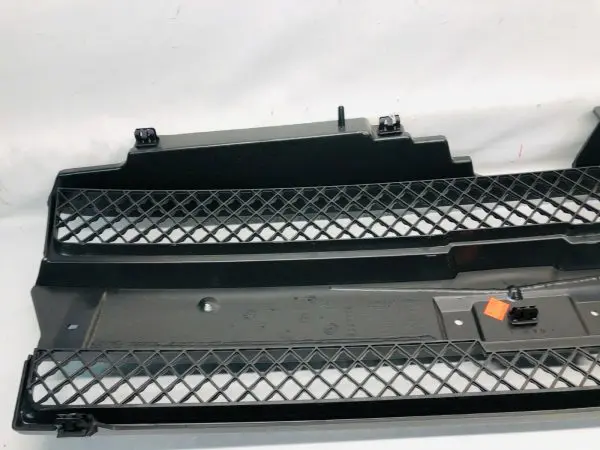 2002 2003 2004 2005 2006 2007 CHEVY TRAILBLAZER FRONT CENTER OEM GRILLE - Image 10