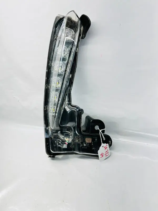 2017 2018 2019 TOYOTA COROLLA LED FRONT RIGHT OEM FOG LIGHT RUNNING TURN SIGNAL