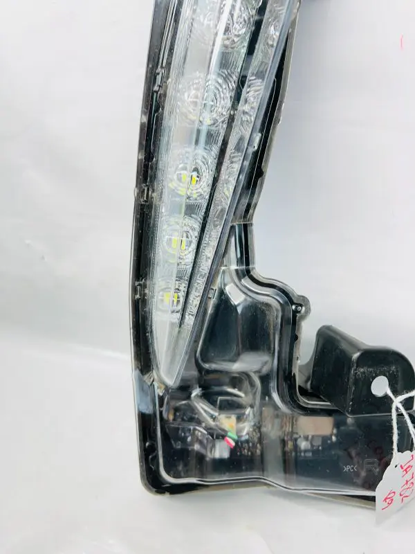 2017 2018 2019 TOYOTA COROLLA LED FRONT RIGHT OEM FOG LIGHT RUNNING TURN SIGNAL - Image 5
