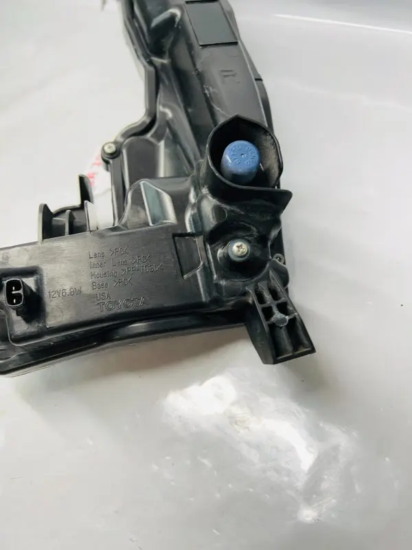 2017 2018 2019 TOYOTA COROLLA LED FRONT RIGHT OEM FOG LIGHT RUNNING TURN SIGNAL - Image 10