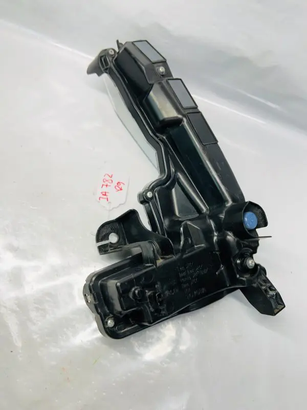 2017 2018 2019 TOYOTA COROLLA LED FRONT RIGHT OEM FOG LIGHT RUNNING TURN SIGNAL - Image 11