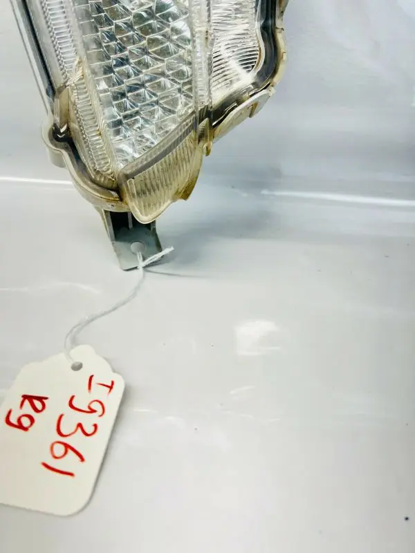 2015 2016 2017 TOYOTA CAMRY HALOGEN FRONT RIGHT OEM  FOG LIGHT TURN SIGNAL - Image 9