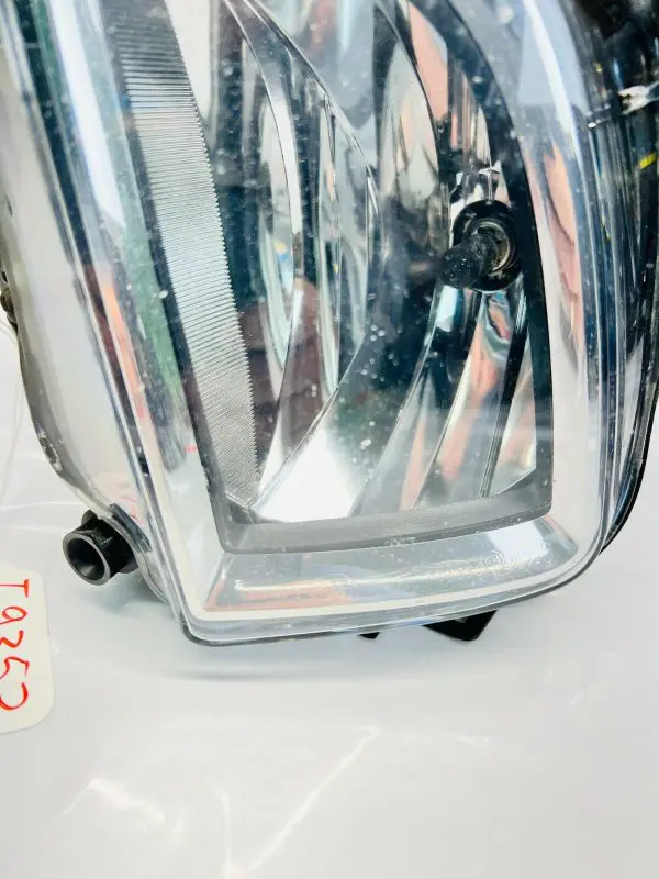 5K0941700E  2011 2012 2013 2014 VW JETTA GTI HALOGEN FRONT RIGHT OEM FOG LIGHT - Image 5
