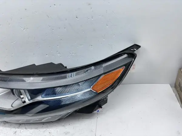 NICE OEM 22769170  2011 2012 2013 2014 2015 CHEVY VOLT  FRONT LEFT HEADLIGHT - Image 2