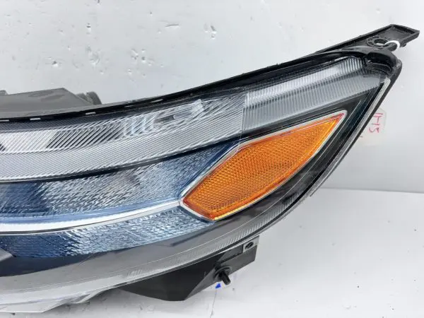 NICE OEM 22769170  2011 2012 2013 2014 2015 CHEVY VOLT  FRONT LEFT HEADLIGHT - Image 4