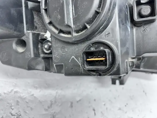 NICE OEM 22769170  2011 2012 2013 2014 2015 CHEVY VOLT  FRONT LEFT HEADLIGHT - Image 19