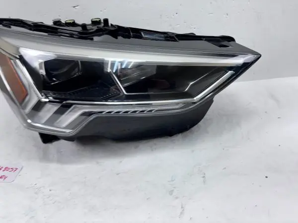 2019 2020 2021 2022 2023 AUDI Q3 LED FRONT RIGHT OEM HEADLIGHT 83A941034B - Image 2