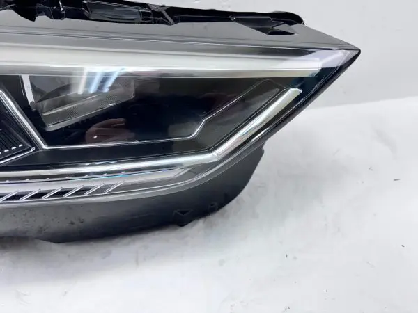 2019 2020 2021 2022 2023 AUDI Q3 LED FRONT RIGHT OEM HEADLIGHT 83A941034B - Image 4