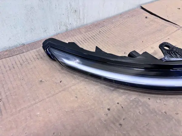 OEM  2021 2022 2023 Porsche 911 Turbo S Rear Center Led Tail Light 9p5945081a - Image 2