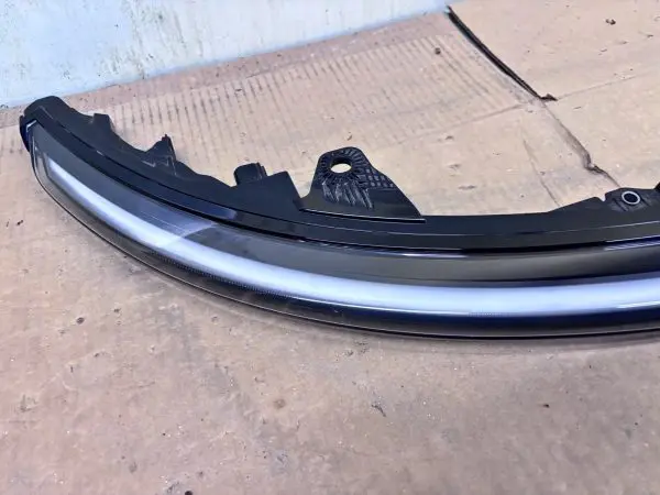 OEM  2021 2022 2023 Porsche 911 Turbo S Rear Center Led Tail Light 9p5945081a - Image 5