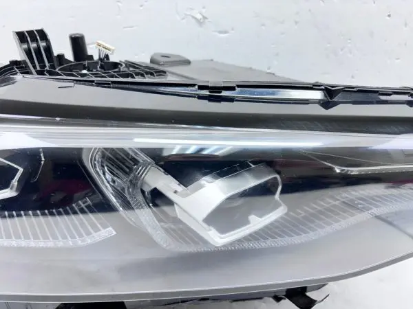 SA279E6  2019 2020 2021 2022 BMW X7 G07 LED FRONT RIGHT OEM HEADLIGHT - Image 5