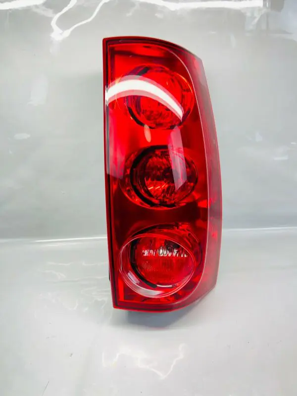 2007 2008 2009 2010 2011 2012 2013 GMC YUKON REAR RIGHT TAIL LIGHT