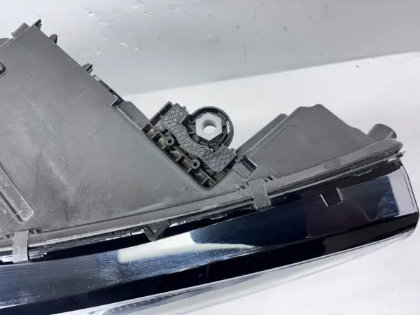 SA279E6  2019 2020 2021 2022 BMW X7 G07 LED FRONT RIGHT OEM HEADLIGHT - Image 7