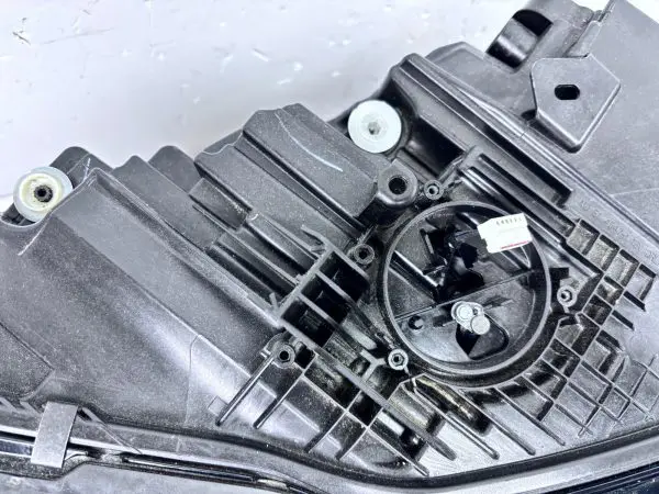 SA279E6  2019 2020 2021 2022 BMW X7 G07 LED FRONT RIGHT OEM HEADLIGHT - Image 10