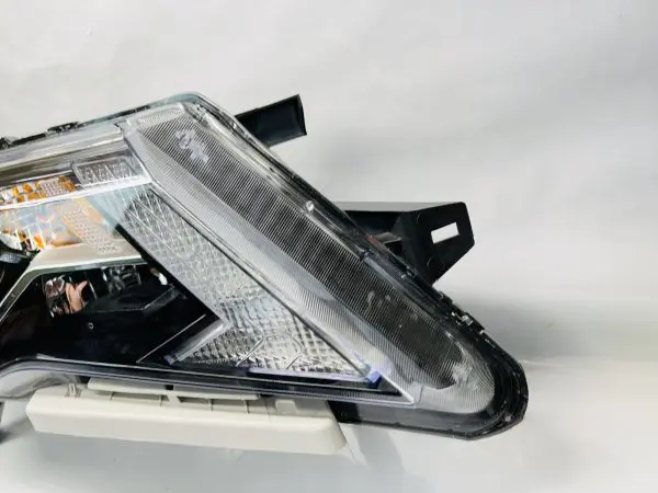 NICE 2017 2018 2019 2020 NISSAN PATHFINDER HALOGEN LED FRONT RIGHT HEADLIGHT - Image 3