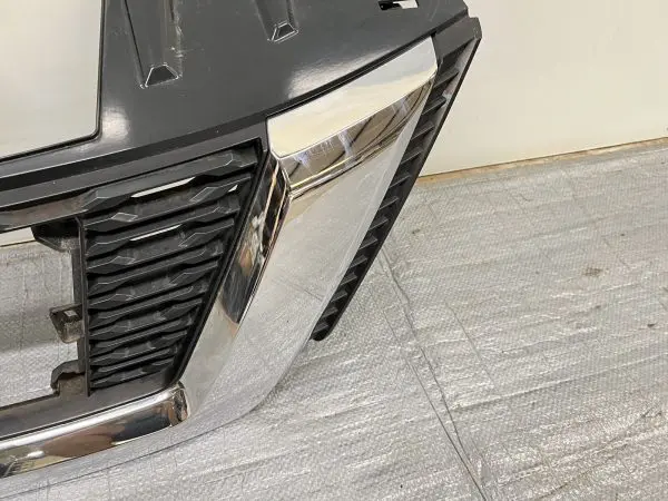 623106FL0C 2017 2018 2019 2020 NISSAN ROGUE FRONT OEM GRILLE GENUINE - Image 3