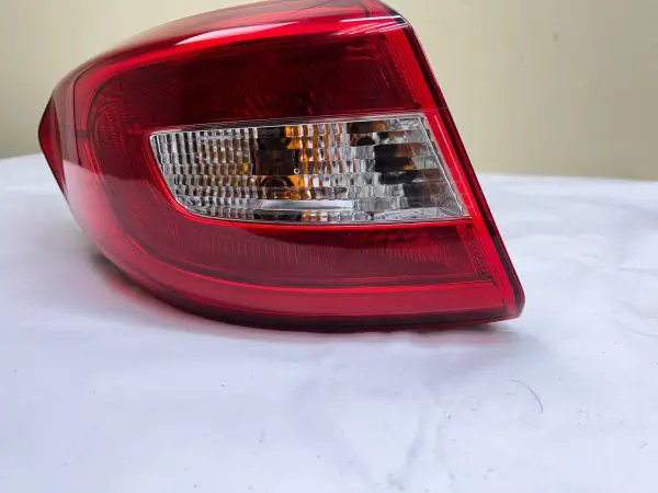 92401-C2000 2015 2016 2017  HYUNDAI SONATA REAR LEFT OEM TAIL LIGHT - Image 2