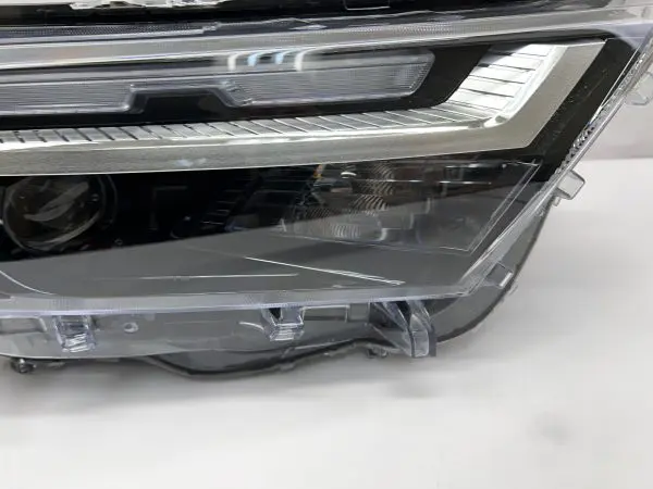 nice  2022 2023 2024 toyota  rav4 full led front right oem headlight - Image 4