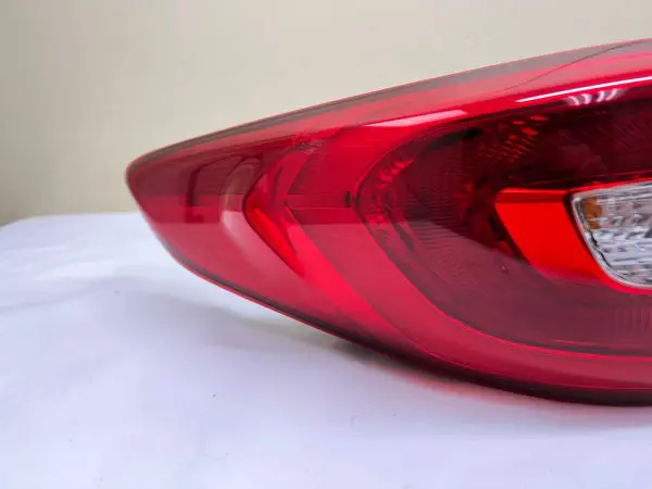 92401-C2000 2015 2016 2017  HYUNDAI SONATA REAR LEFT OEM TAIL LIGHT - Image 5