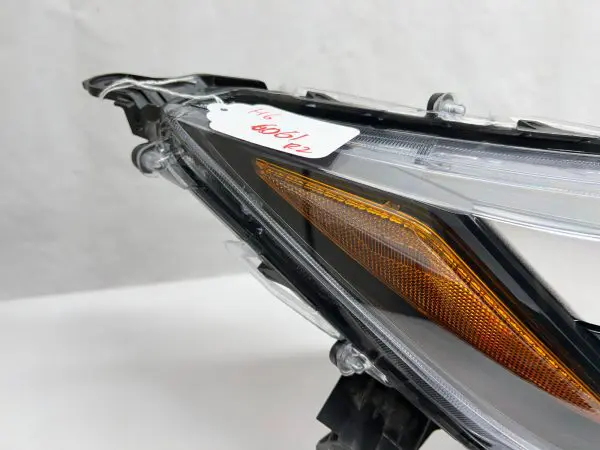 nice  2022 2023 2024 toyota  rav4 full led front right oem headlight - Image 11