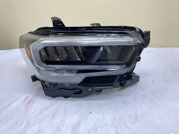 NICE 2020 2021 2022 2023 TOYOTA TACOMA FULL LED FRONT RIGHT OEM HEADLIGHT - Image 2