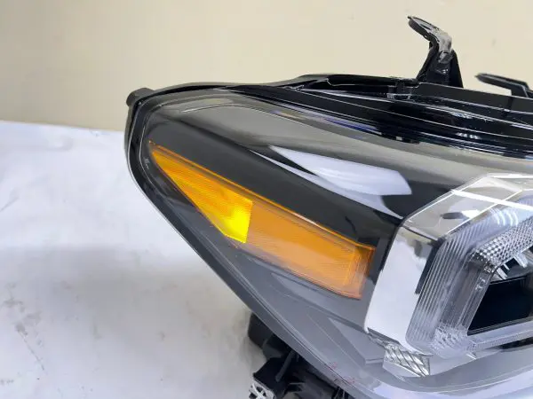NICE 2020 2021 2022 2023 TOYOTA TACOMA FULL LED FRONT RIGHT OEM HEADLIGHT - Image 10