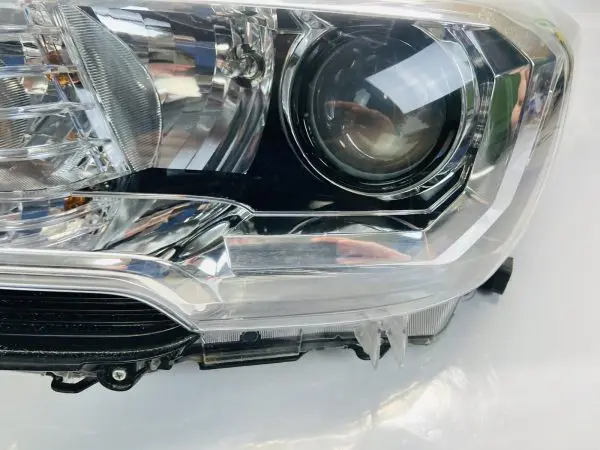 TABS 2016 2017 2018 2019 2020 2021 2022 TOYOTA TACOMA HALOGEN LEFT OEM HEADLIGHT - Image 9