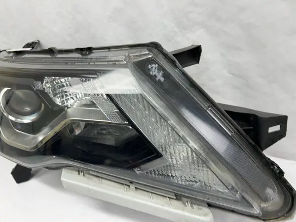 2017 2018 2019 2020 nissan pathfinder halogen front right oem headlight - Image 5