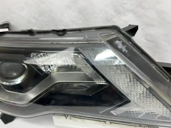 2017 2018 2019 2020 nissan pathfinder halogen front right oem headlight - Image 7