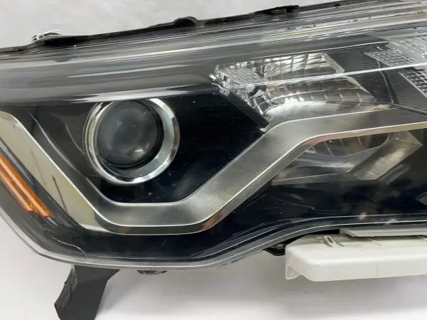2017 2018 2019 2020 nissan pathfinder halogen front right oem headlight - Image 8