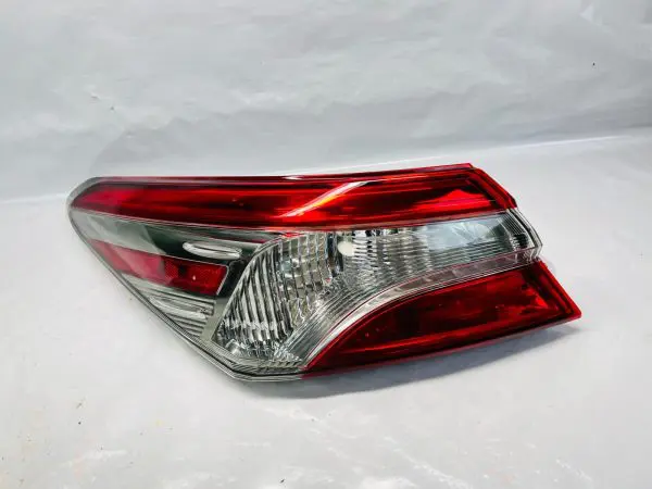 2018 2019 2020 2021 2022 2023 TOYOTA CAMRY HALOGEN LED REAR LEFT OEM TAIL LIGHT - Image 2