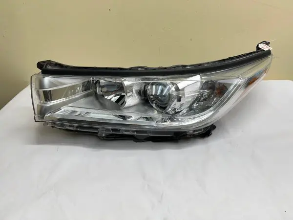 2017 2018 2019 TOYOTA HIGHLANDER HALOGEN FRONT LEFT OEM HEADLIGHT