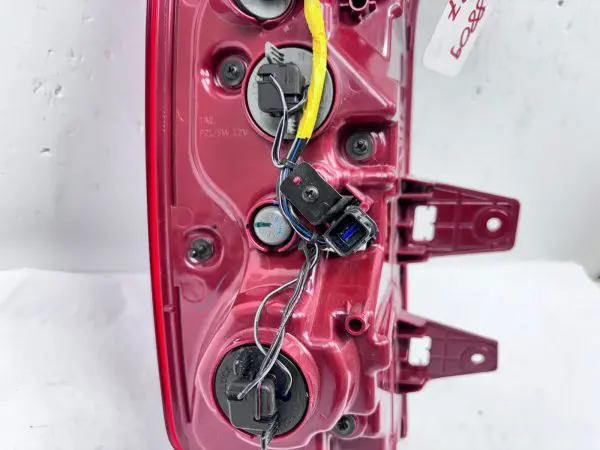 92402-S9500  2023 2024 KIA TELLURIDE HALOGEN REAR RIGHT OEM TAIL LIGHT - Image 18
