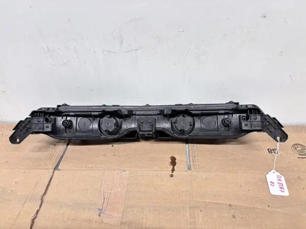 2022 2023 2024 Kia Soul GT LINE Front Headlight Center Trim Emblem 92209-K0 - Image 17