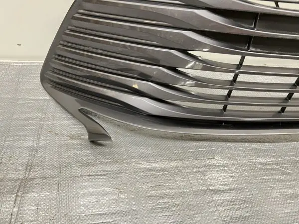 2018 2019 2020 2021 2022 2023 TOYOTA CAMRY FRONT OEM GRILLE GENUINE 5310206240 - Image 6