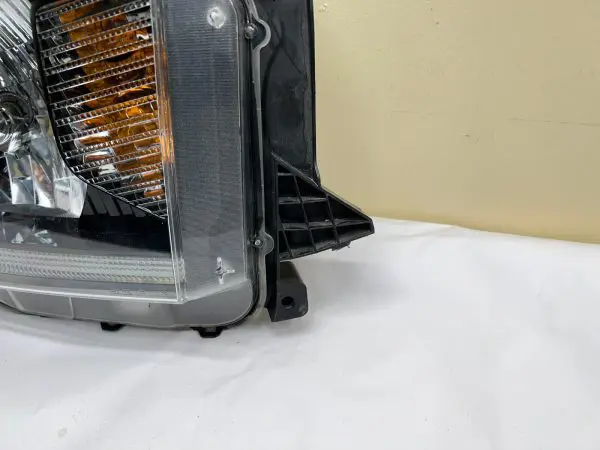 ALL TABS 2014 2015 2016 2017 TOYOTA TUNDRA HALOGEN LED FRONT RIGHT OEM HEADLIGHT - Image 3