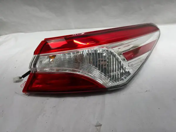2018 2019 2020 2021 2022 2023 toyota camry halogen led rear right oem tail light - Image 2