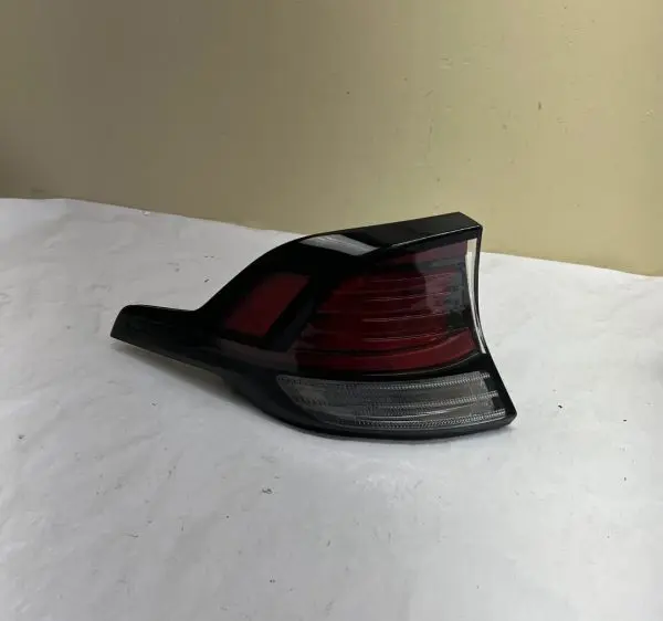 92401-DW000  2022 2023 2024 KIA SPORTAGE LED  REAR LEFT OEM  TAIL LIGHT - Image 2