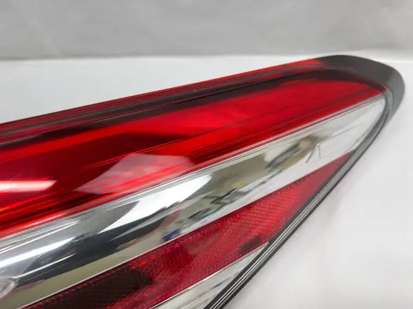 2018 2019 2020 2021 2022 2023 toyota camry halogen led rear right oem tail light - Image 7