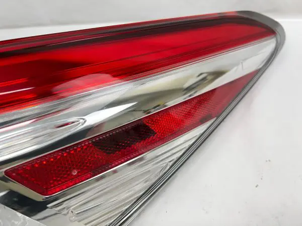 2018 2019 2020 2021 2022 2023 toyota camry halogen led rear right oem tail light - Image 8