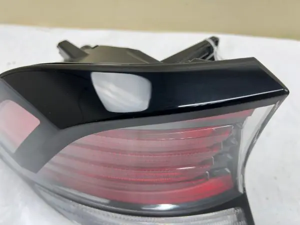 92401-DW000  2022 2023 2024 KIA SPORTAGE LED  REAR LEFT OEM  TAIL LIGHT - Image 9