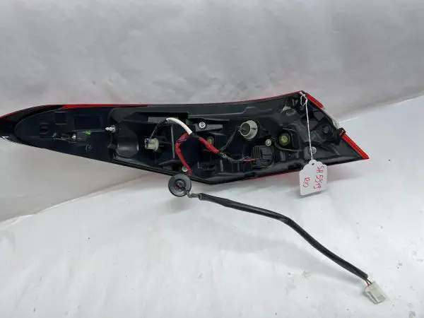 2018 2019 2020 2021 2022 2023 toyota camry halogen led rear right oem tail light - Image 15