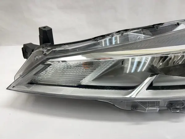 2021 2022 2023 NISSAN KICKS HALOGEN FRONT LEFT OEM HEADLIGHT 260605R00A - Image 5
