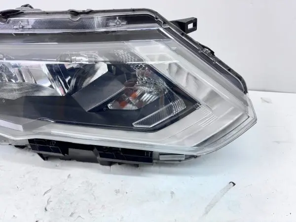 2017 2018 2019 2020 NISSAN ROGUE HALOGEN LED FRONT RIGHT OEM HEADLIGHT - Image 4