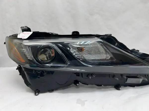 2018 2019 2020 2021 2022 2023 toyota camry led trd right oem headlight damaged - Image 2
