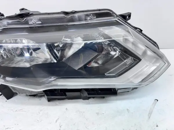 2017 2018 2019 2020 NISSAN ROGUE HALOGEN LED FRONT RIGHT OEM HEADLIGHT - Image 5
