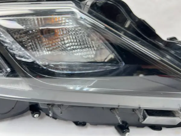 2018 2019 2020 2021 2022 2023 toyota camry led trd right oem headlight damaged - Image 4